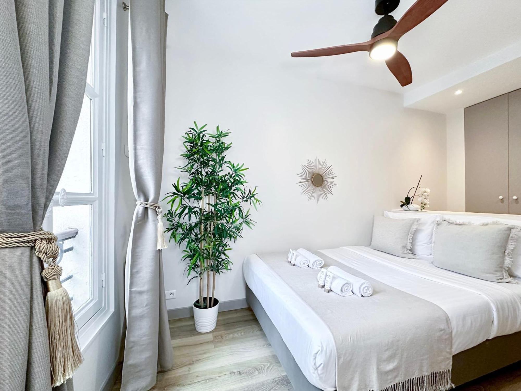 Champs-Elysees Finest Flat Apartment Paris Ngoại thất bức ảnh